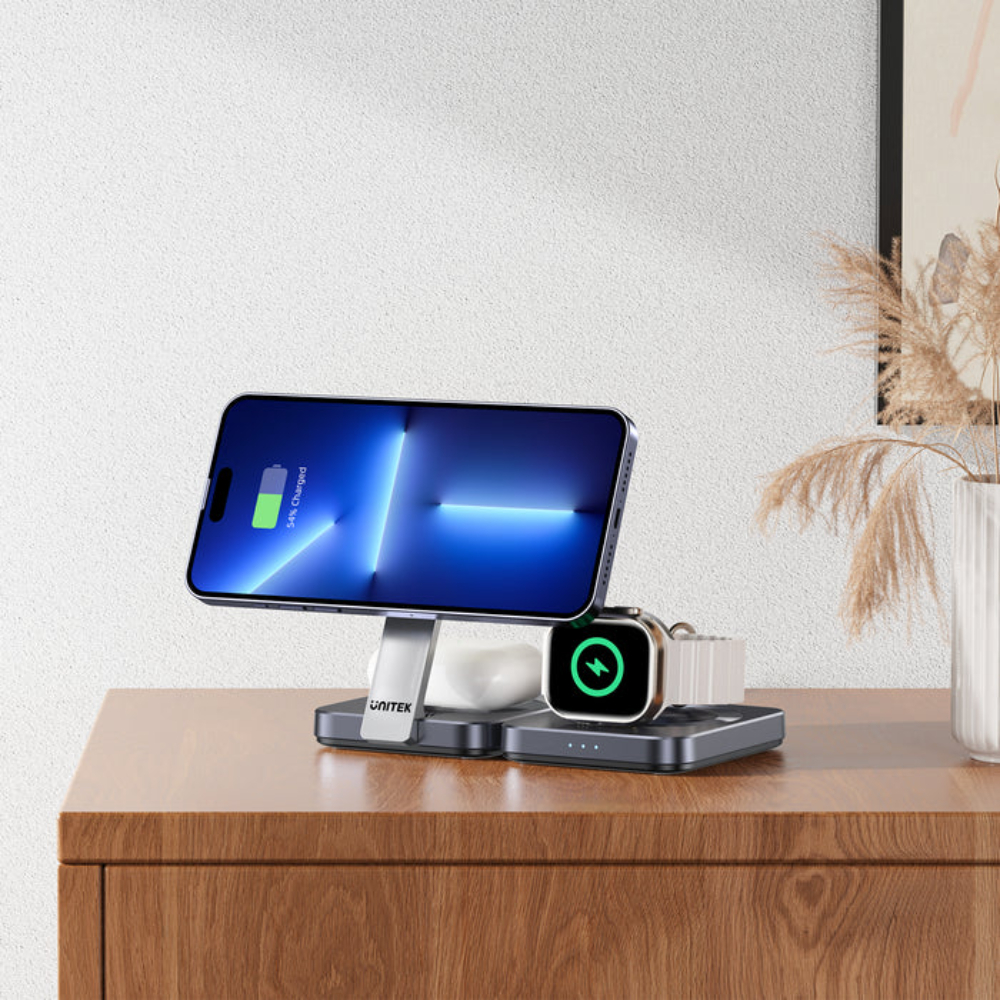 Unitek P1300AGY01 in folded position - One Chip Computers Unitek P1300AGY01 15W Qi2 Foldable 3-in-1 Charging Station