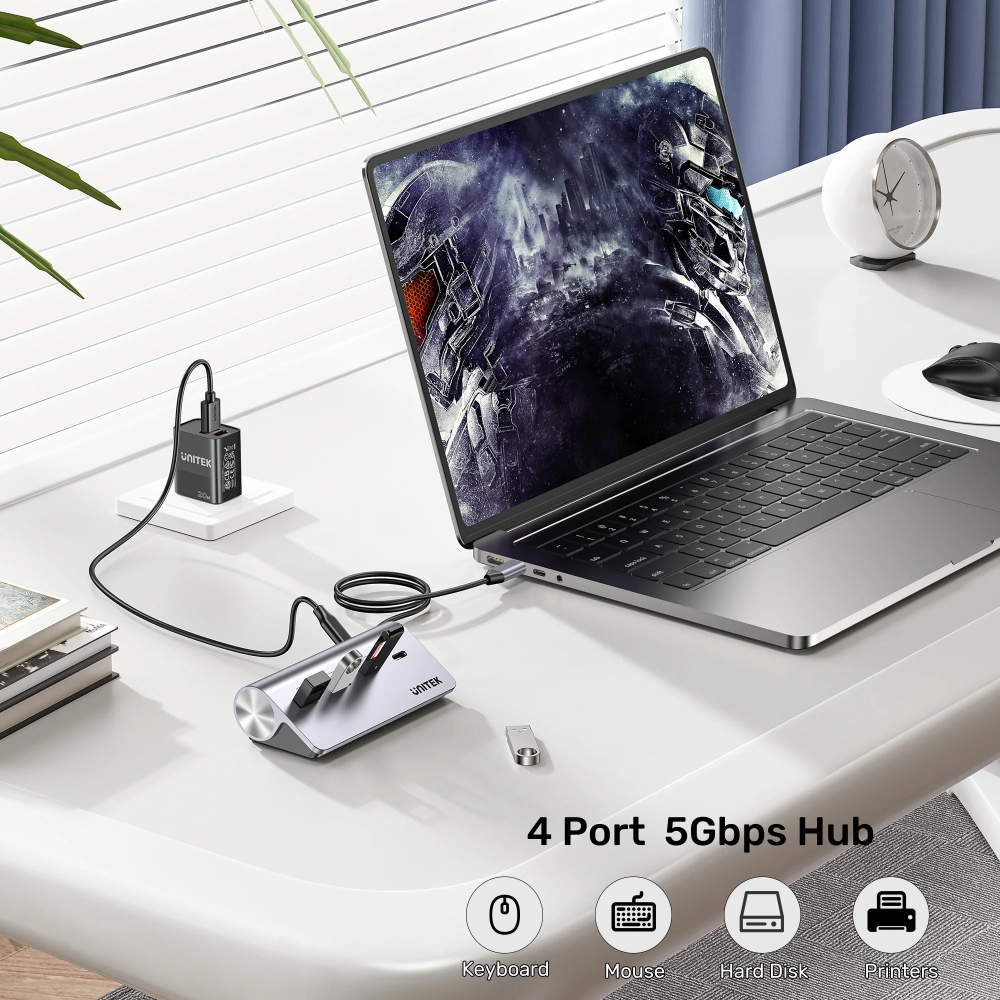UNITEK-H1337AGY01-uHUB-Q4-4-in-1-USB-C-Hub-02 - One Chip Computers