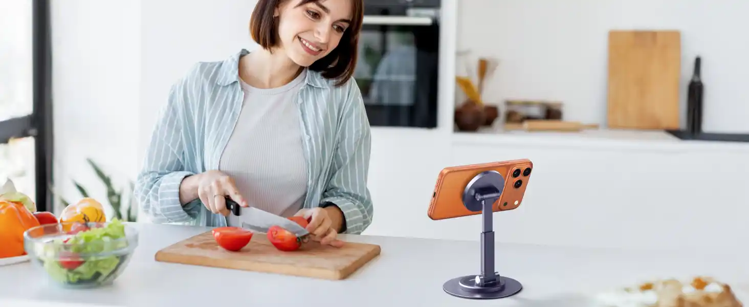 UGREEN 65229 360° Rotation Magnetic Desktop Phone Stand