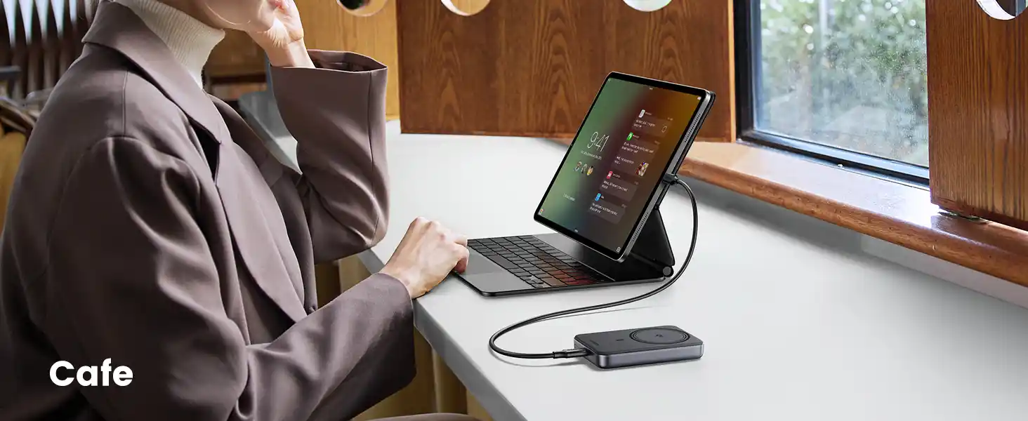 UGREEN 45763 MagSafe 30W Qi2 Magnetic Power Bank 10000mAh
